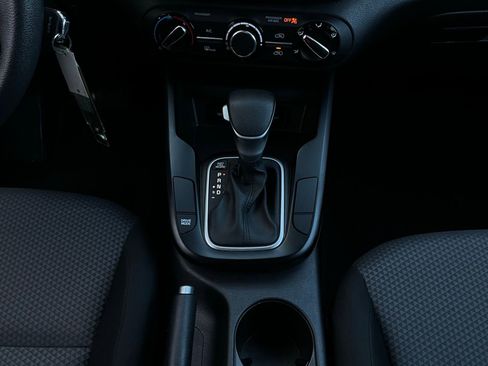 Used 2025 Kia Soul LX w/ LX Technology Package image 12