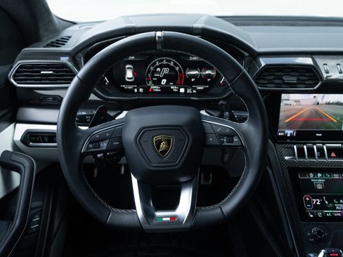 Used 2024 Lamborghini Urus S image 11