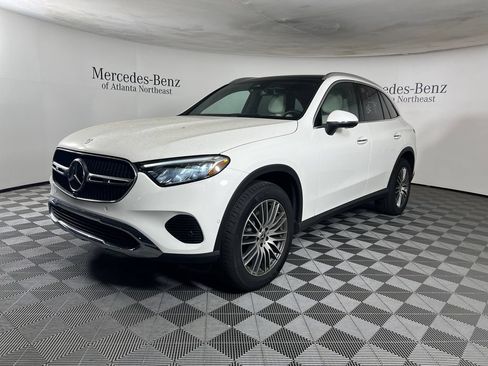 Used 2026 Mercedes-Benz GLC 300 image 3