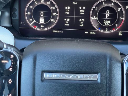 Used 2020 Land Rover Discovery Sport SE image 9