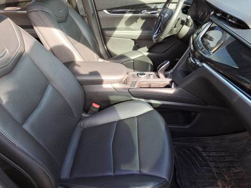 Used 2021 Cadillac XT6 Premium Luxury image 26