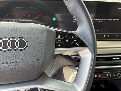 Used 2025 Audi Q5 Premium w/ Convenience Package AWD/4WD image 19