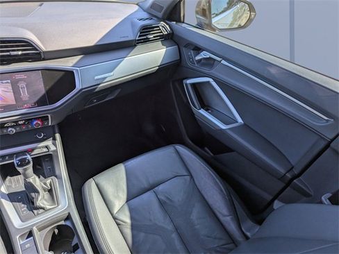 Used 2020 Audi Q3 2.0T Premium Plus w/ Premium Plus Package image 17