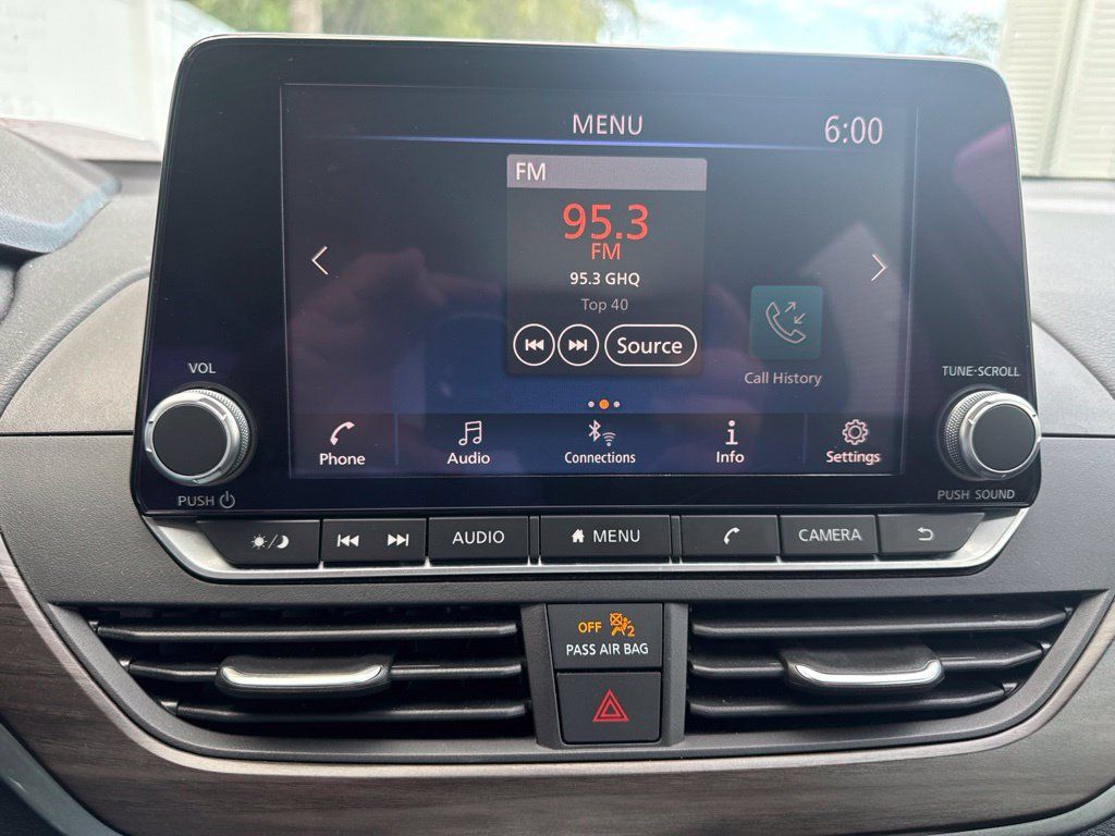 Used 2024 Nissan Altima 2.5 SV FWD image 16