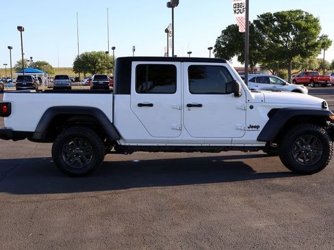 Used 2025 Jeep Gladiator Sport AWD/4WD image 13