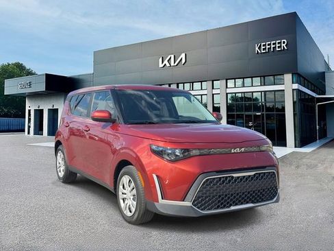 Certified 2023 Kia Soul LX FWD image 2