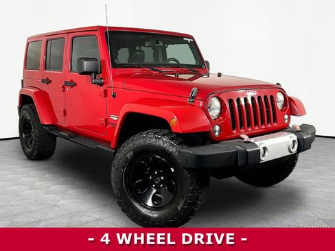 Used 2014 Jeep Wrangler Unlimited Sahara w/ Connectivity Group AWD/4WD image 3