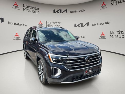 Used 2025 Volkswagen Atlas SE AWD/4WD image 11