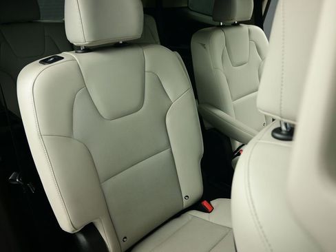 Used 2022 Kia Telluride S image 33