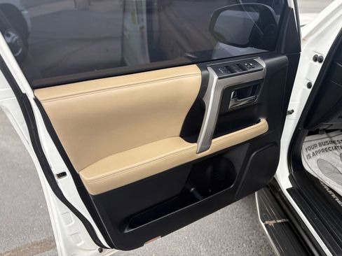 Used 2015 Toyota 4Runner SR5 Premium AWD/4WD image 17