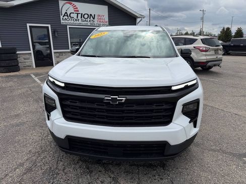 Used 2025 Chevrolet Traverse LT w/ Midnight/Sport Edition FWD image 8