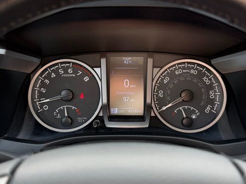 Used 2023 Toyota Tacoma Limited image 10