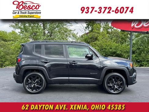 Used 2016 Jeep Renegade Latitude AWD/4WD image 3