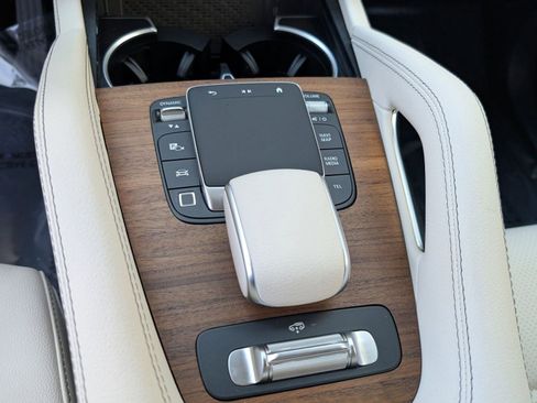 Certified 2025 Mercedes-Benz GLS 450 4MATIC image 21