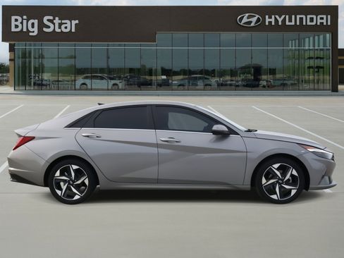 Used 2023 Hyundai Elantra Limited image 5