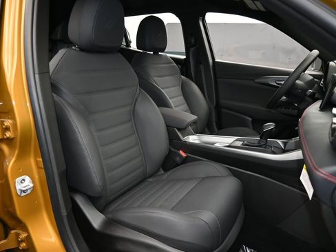 Used 2024 Dodge Hornet GT image 41