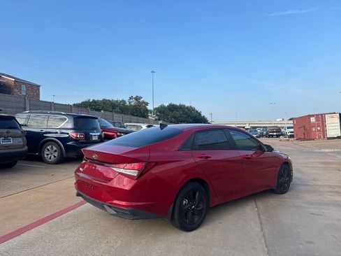 Used 2023 Hyundai Elantra SEL FWD image 17