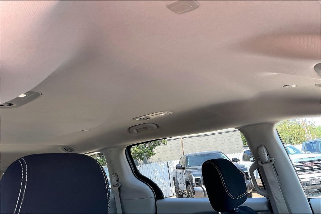 Used 2023 Chrysler Voyager LX FWD image 28