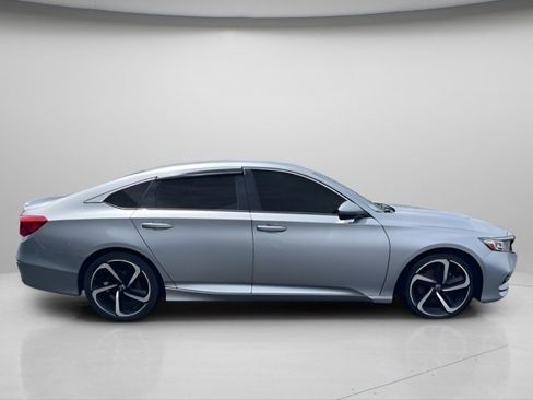 Used 2019 Honda Accord Sport image 6