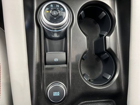 Used 2025 Ford Explorer Active w/ Active Comfort Package image 54