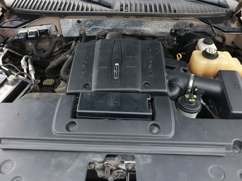 Used 2007 Lincoln Navigator Luxury Sport Utility 4D image 51