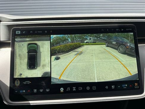 Used 2025 Rivian R1S Adventure image 26