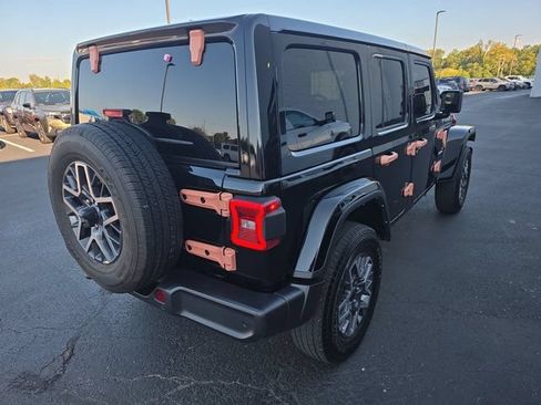 Used 2024 Jeep Wrangler Unlimited Sahara w/ Technology Group AWD/4WD image 4