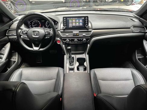 Used 2018 Honda Accord Sport image 9