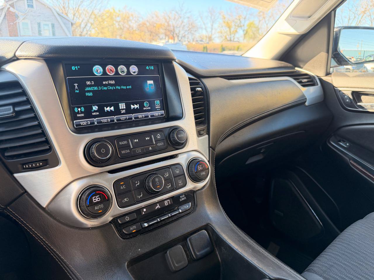 Used 2020 GMC Yukon SLE w/ SLE Value Package AWD/4WD image 21