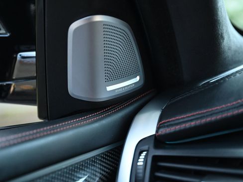 Used 2015 BMW X6 M image 29