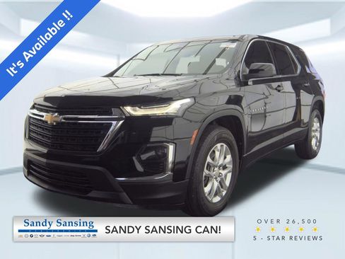 Used 2023 Chevrolet Traverse LS FWD image 1