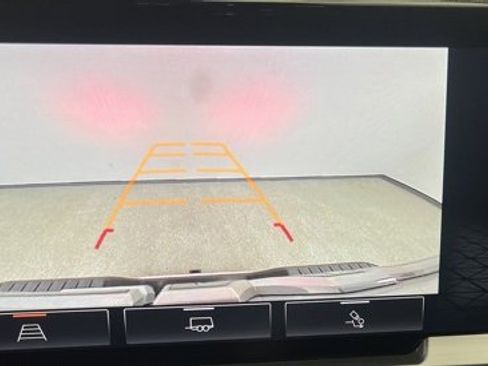 Used 2022 GMC Sierra 1500 Elevation w/ Preferred Package image 32