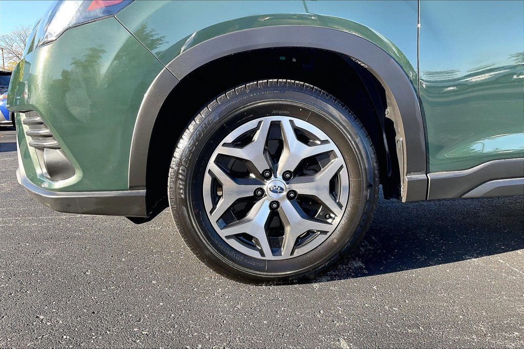Certified 2024 Subaru Forester Premium AWD/4WD image 9