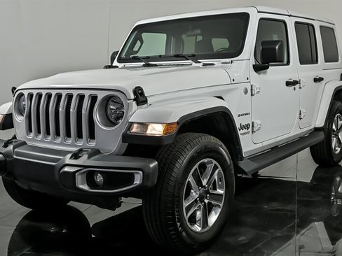 Used 2020 Jeep Wrangler Unlimited Sahara AWD/4WD image 5