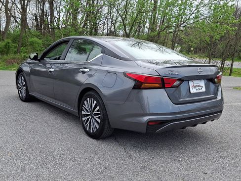 Used 2024 Nissan Altima 2.5 SV image 4