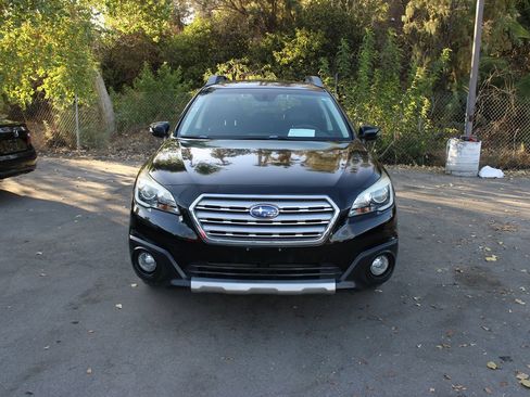Used 2017 Subaru Outback 3.6R Limited AWD/4WD image 2