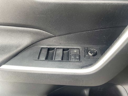 Used 2020 Toyota RAV4 XLE w/ Convenience Package image 28