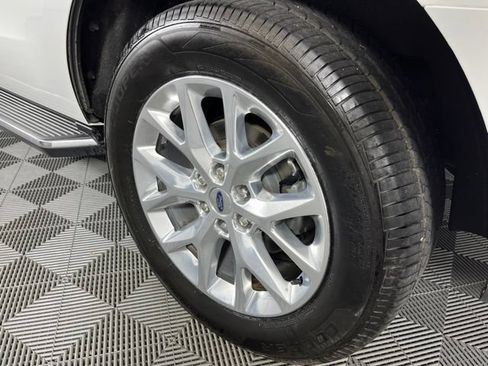Used 2021 Ford Expedition XLT RWD image 12