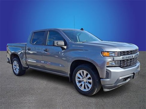 Used 2020 Chevrolet Silverado 1500 Custom w/ Custom Value Package image 3
