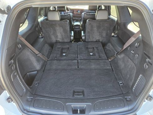 Used 2023 Dodge Durango R/T w/ Hemi Orange Plus Package AWD/4WD image 13