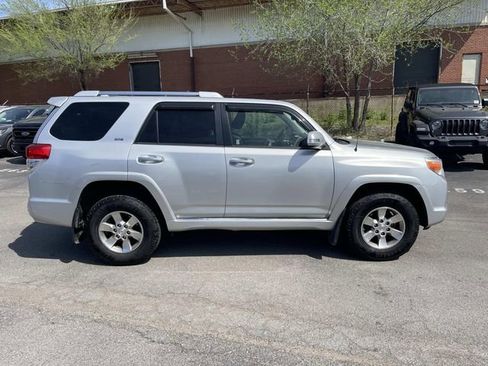 Used 2010 Toyota 4Runner 4WD image 2