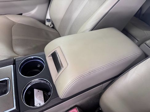 Used 2013 Lincoln MKX Base AWD 4dr SUV image 37