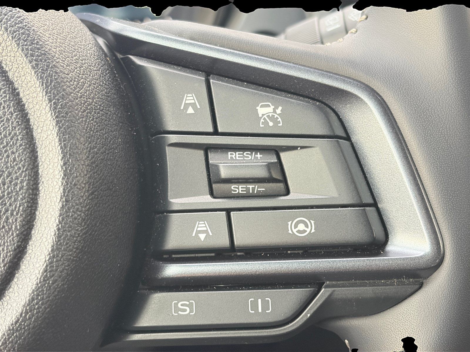 Used 2025 Subaru Forester Limited AWD/4WD image 18