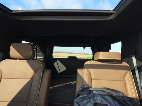 Used 2023 Chevrolet Tahoe High Country image 48