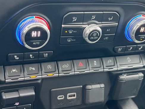 Used 2020 GMC Sierra 1500 AT4 w/ AT4 Premium Package image 17