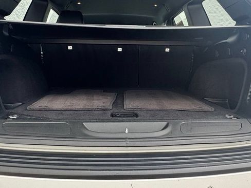 Used 2018 Jeep Grand Cherokee Altitude AWD/4WD image 6
