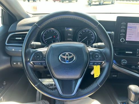 Used 2021 Toyota Camry SE image 14