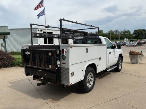 Used 2014 Chevrolet Silverado 3500 W/T AWD/4WD image 9