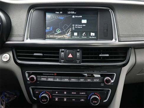 Used 2018 Kia Optima EX w/ Technology Package image 11