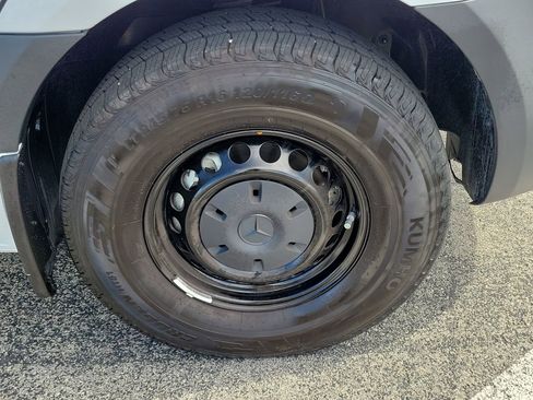 Used 2025 Mercedes-Benz Sprinter 2500 image 16